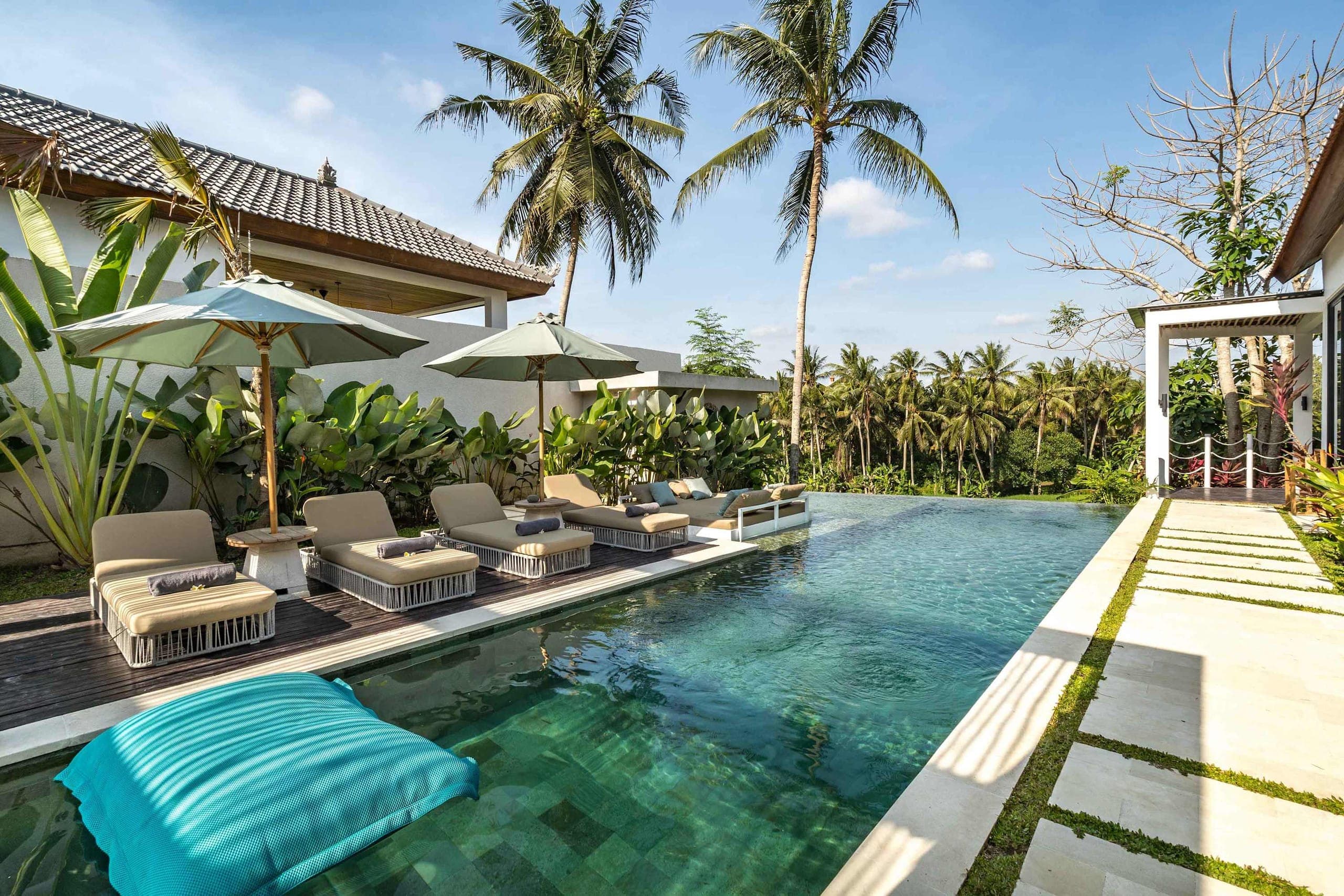 Villa Nwantiti: 4BR w/ Yoga Shala & Infinity Pool — photo 1